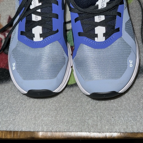 Ladies cloud runner blue sneakers size 8 perfect shape dress engineering. - Picture 10 of 11